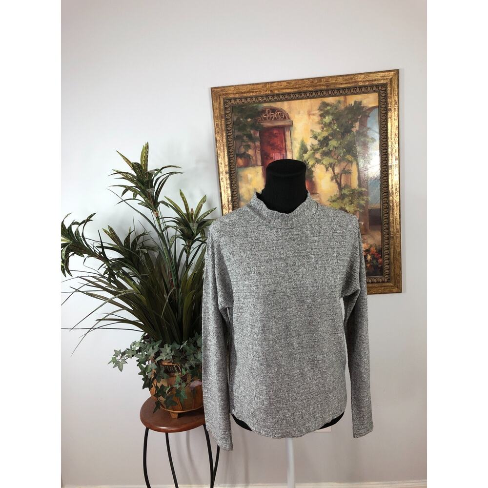 Heart & Hips Sweater Women’s Small‎ Gray Knit Cozy Gorpcore Modern Minimalist